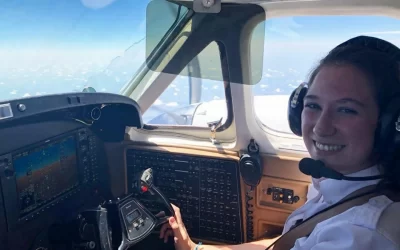 Eukene Ariztizabal es la primera piloto de Santa Cruz habilitada para volar un avión comercial