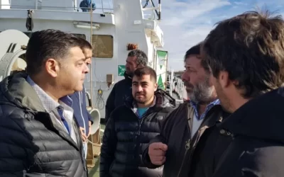 Gustavo Martínez: “Necesitamos que todos los barcos vengan a Deseado y descarguen su producción” en el puerto
